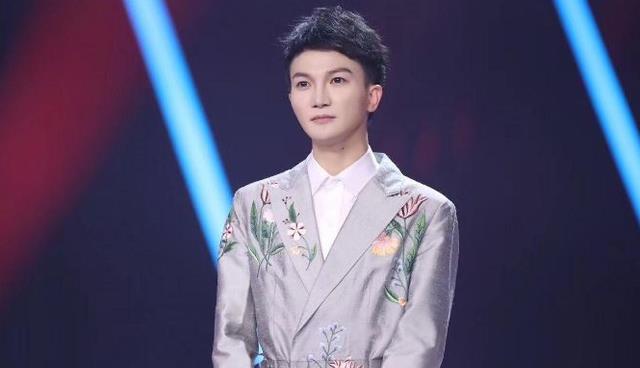 卫视|周深跟大张伟合唱,两个不同风格,这是毁了谁的声线?