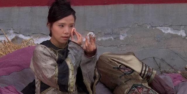 原创丽嫔曾一夜承宠3次，华妃为何都不动手？只因身上有个致命缺陷