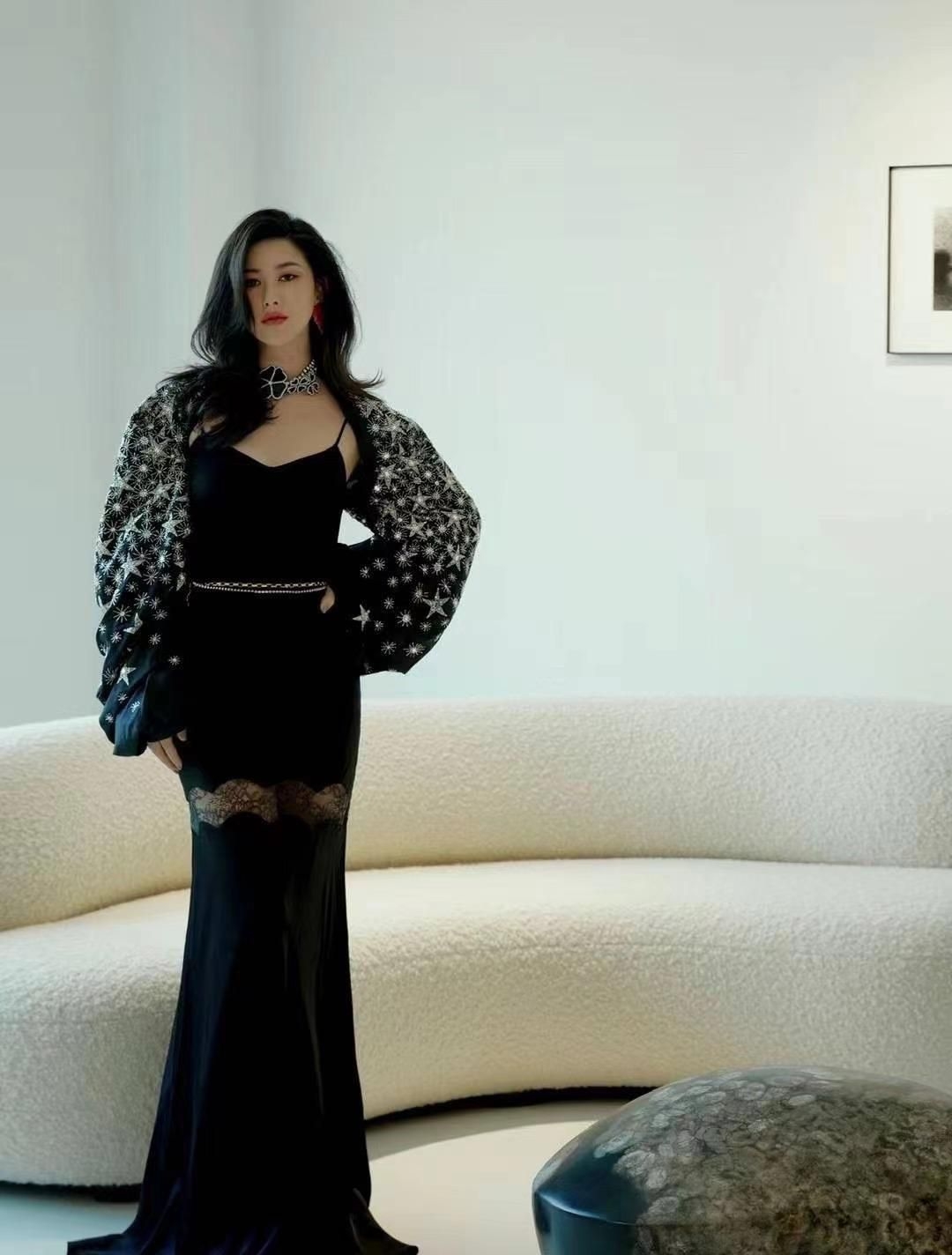 走型身材硬是练出s曲线,穿搭小众有型不像37_状态_自然_时候