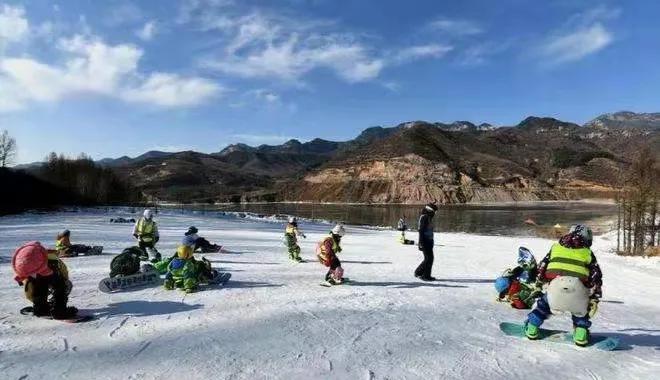 滑雪场|「新春走基层」冰雪运动在吕梁山上“火”起来