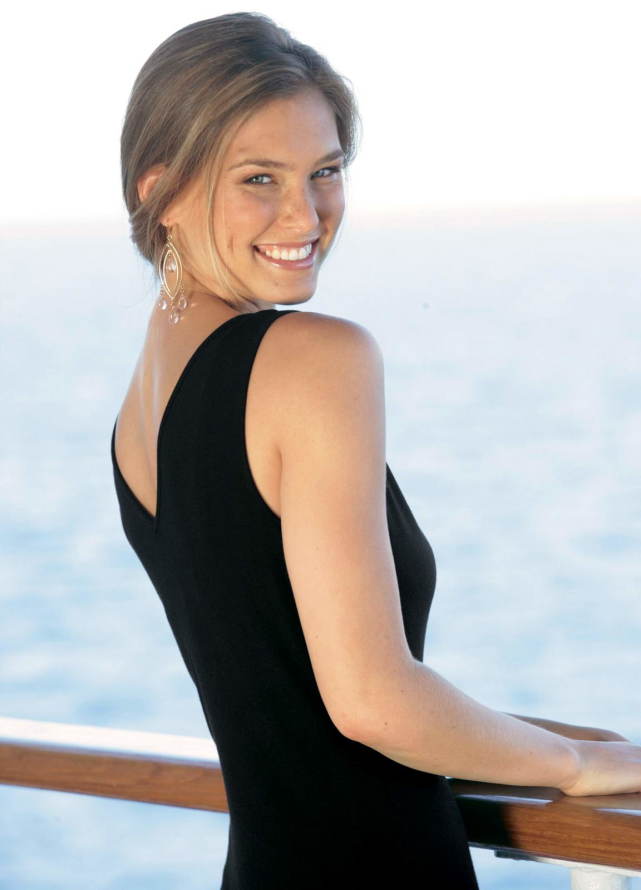 名模收集王小李子又双叒叕换女友了8位女友平均年龄229岁