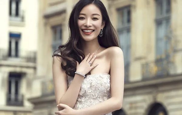 美貌5位美商极高的女星,有的换头精雕细琢,有的仅靠化妆弥补缺陷