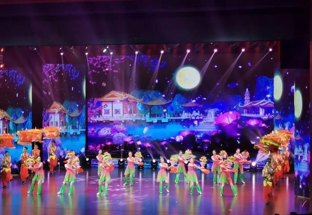 春节联欢晚会节目创意 3c1890ebf5e04645b9324b75719ff808.jpeg