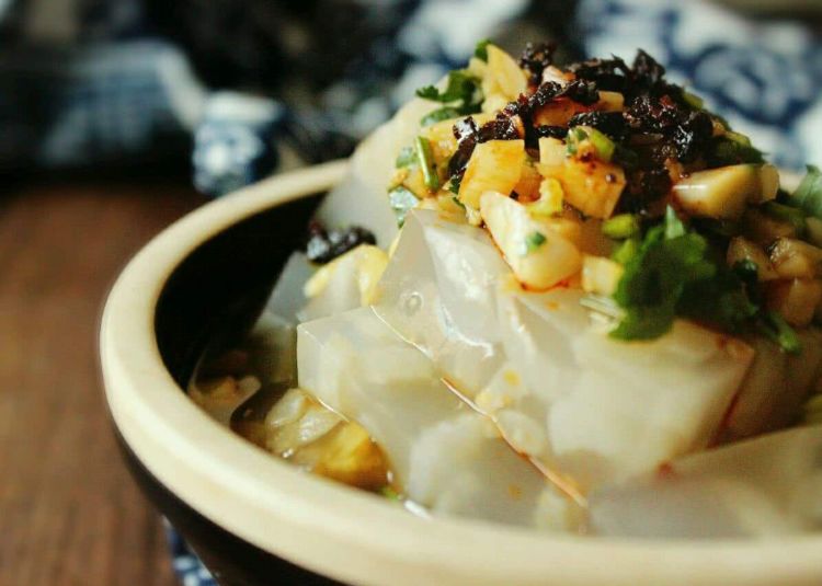 怎么样在家做猪皮冻好吃 a7822fc14ccb4b8289e85492a692e19f.jpeg