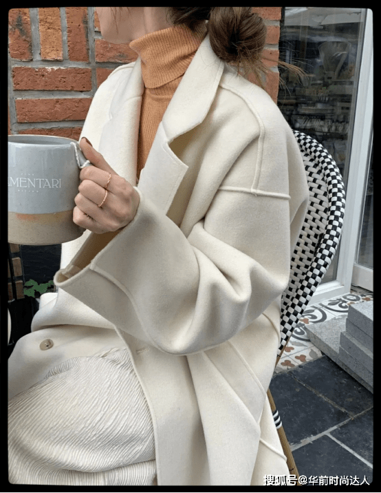 脖子 早春“大衣+高领衫”太高级了,保暖显气质,适合30、40岁的女人
