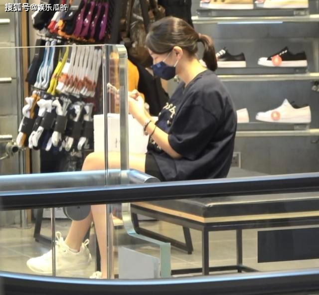 网红孙一宁飞机上被骚扰该男子称：孙一宁想与他合影