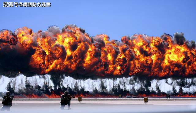 相比白磷弹,凝固汽油弹其实要更残忍_弹药_的武器_燃烧弹