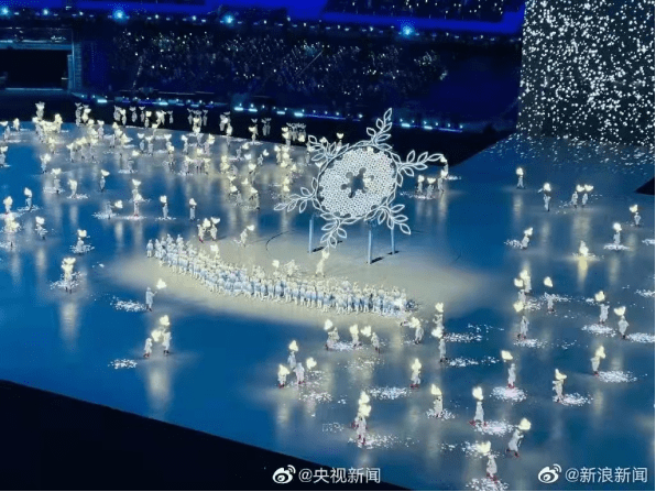 鸟巢 一起向未来！中国十佳设计师丁洁在鸟巢与孩子们“虎头虎脑”迎冬奥