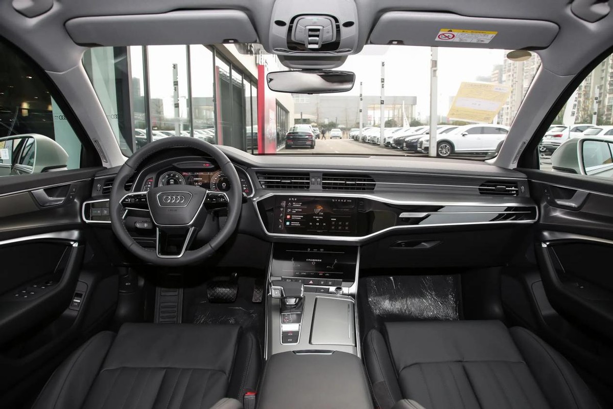 原创终端优惠6万多入手低配比3系值带你看奥迪a6l入门配20t