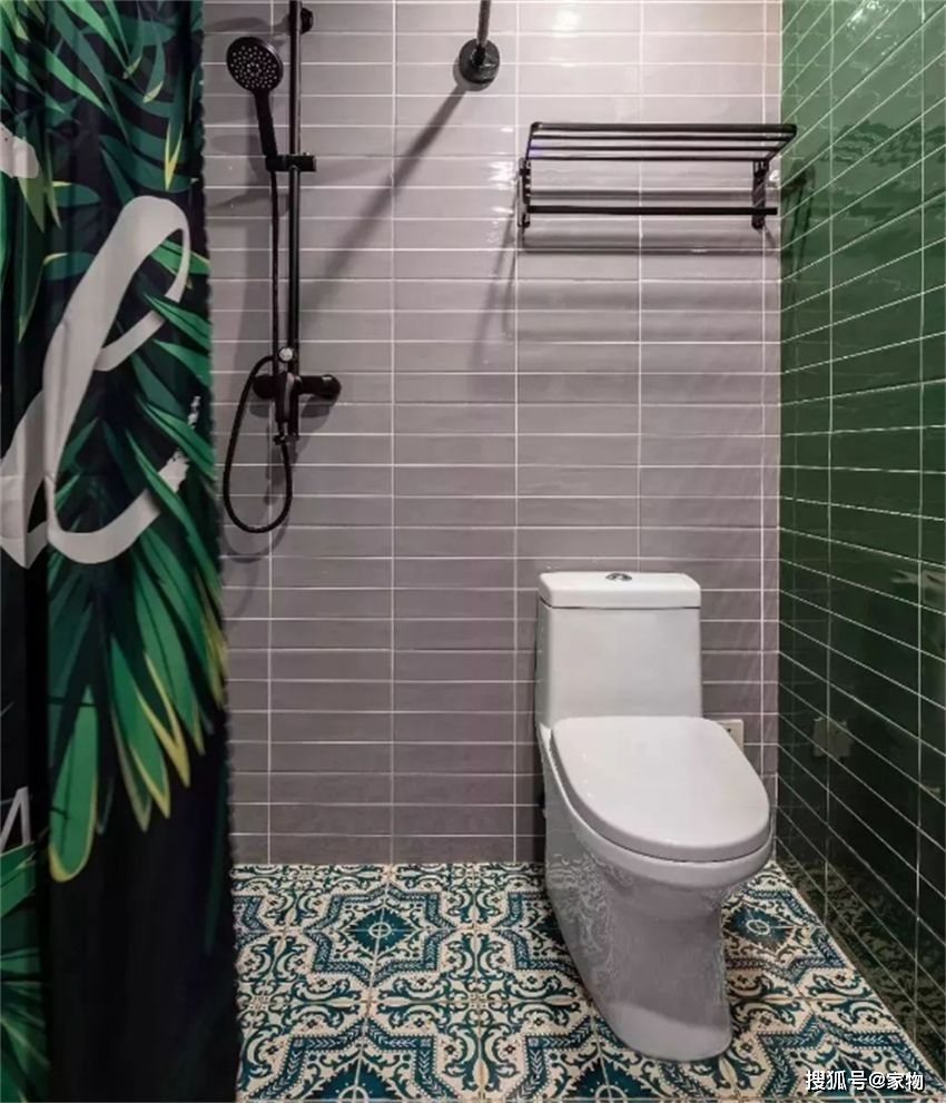 卫生间瓷砖怎么铺贴对缝 17b6a88cf2bf4147a21b429975693361.jpeg