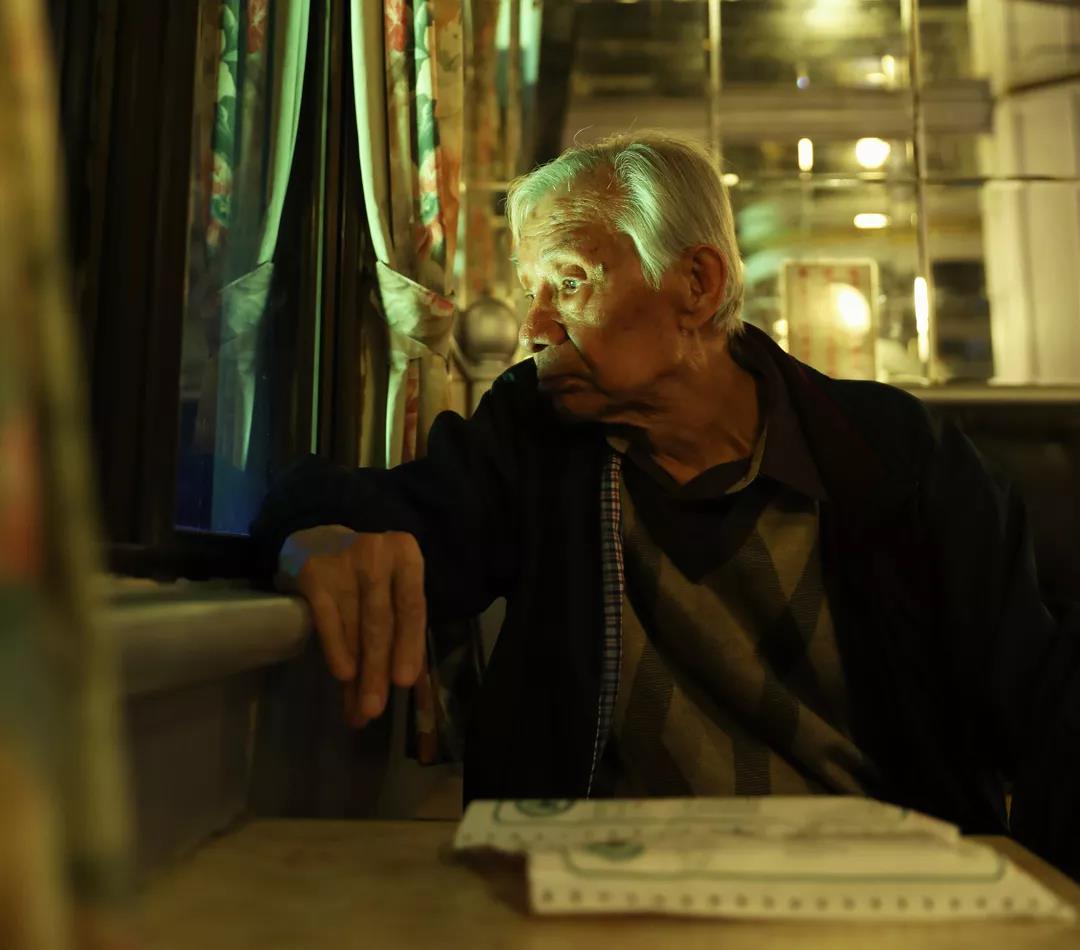 戏外的演员常枫,也在许多年以前,就已经完成了回家的愿望.