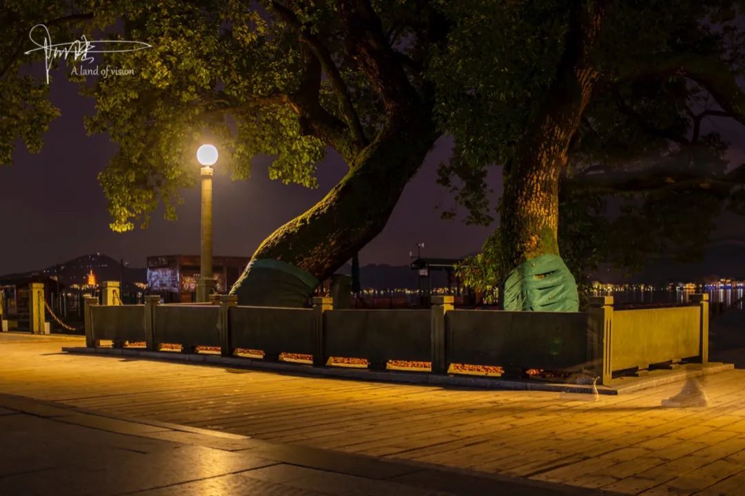 杭州北山路夜景图片