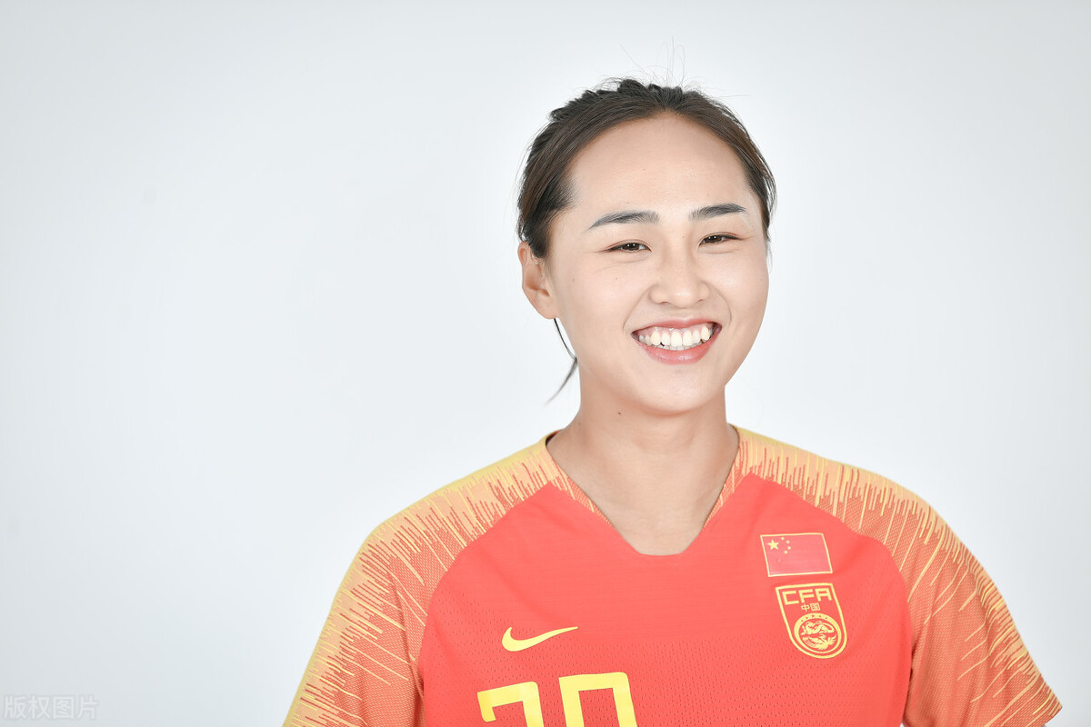 原创王晓雪从罪人到英雄从千人骂到万人夸千里马要有真伯乐才行