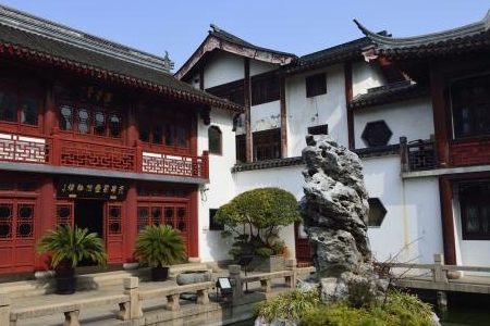 上海中心城区唯一的儒学圣地，著名的名胜古迹之一，文庙