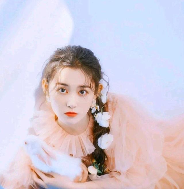 张予曦现代人的审美咋了？9个从画中走出来的女星，这才叫美的各有千秋