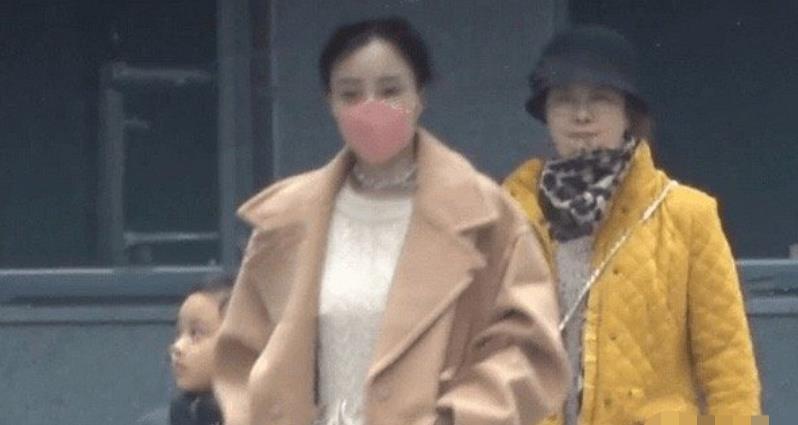 柳岩包贝尔柳岩：当伴娘却遭王思聪痛骂如今被整个娱乐圈