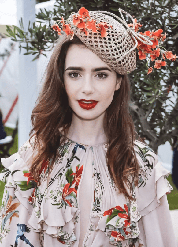 莉莉柯林斯粗眉毛高颜值的美人现实版白雪公主