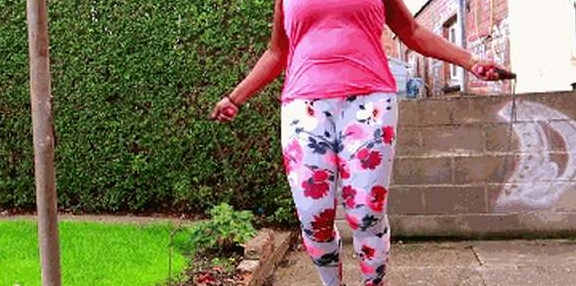 多少斤可以跳绳 ad7325862fb8485986a5b2106012bb21.jpeg