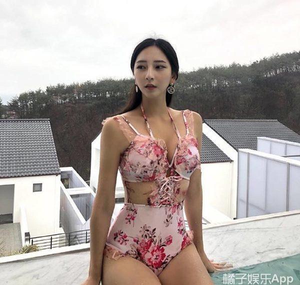 刚求|刚求完婚就点赞泳装美女照片？