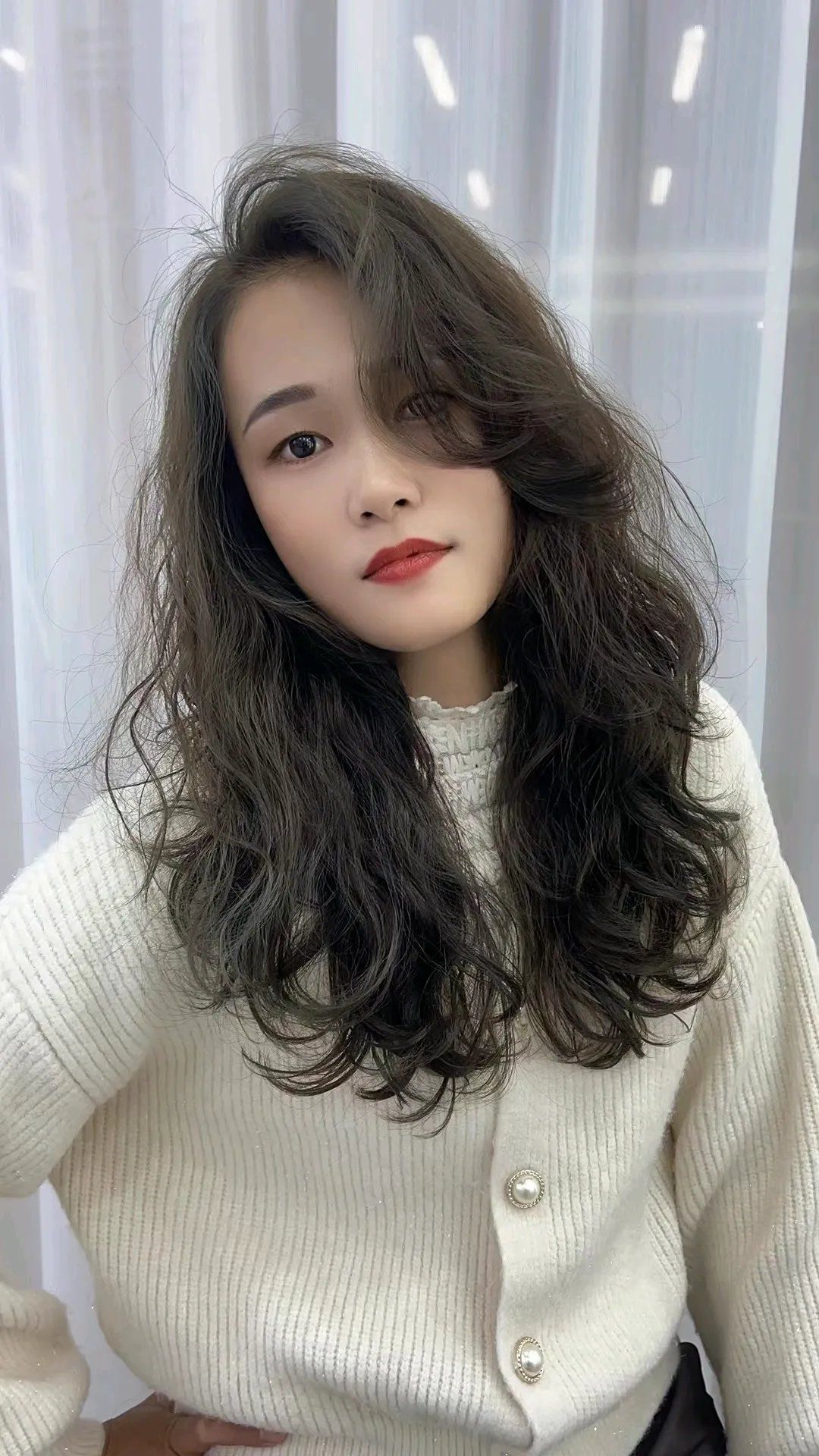 发型新春流行发型17款，好看时尚很心动，每款都想试一试