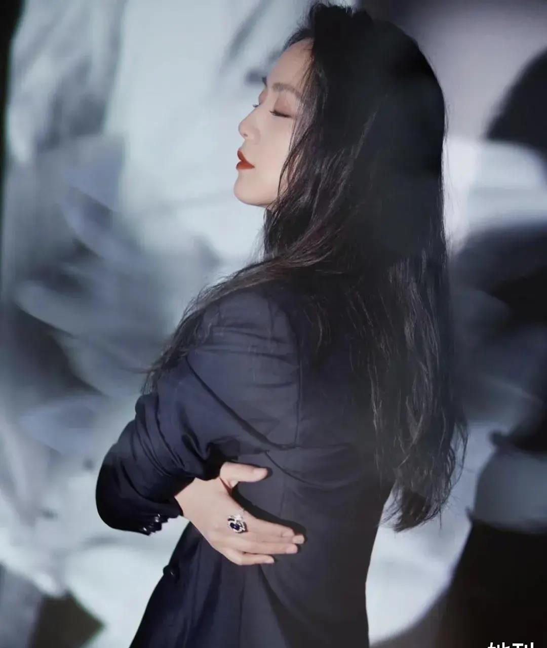 Olay42岁又复出的她，竟美出新高度