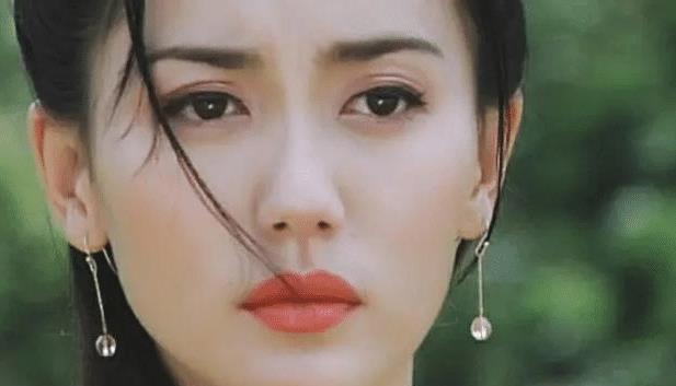 美人被网友集体大喊美过高圆圆，退出多年还能在49岁美出圈！