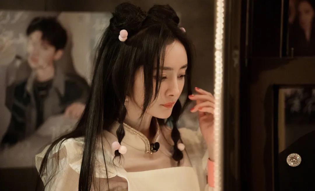 发型好少女！杨幂的新发型也太适合春日踏青了吧