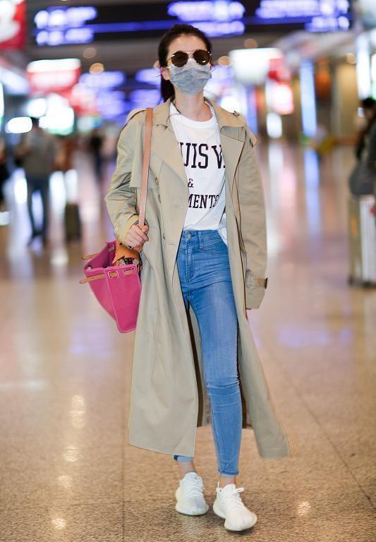 学乔欣 牛仔裤也能这么有个性，怪不得能火这么久，学乔欣这么穿更美了