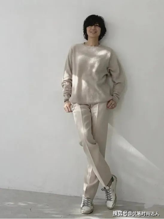 富冈 中年女人别轻易服老！跟富冈佳子学简约搭配，优雅大气特年轻