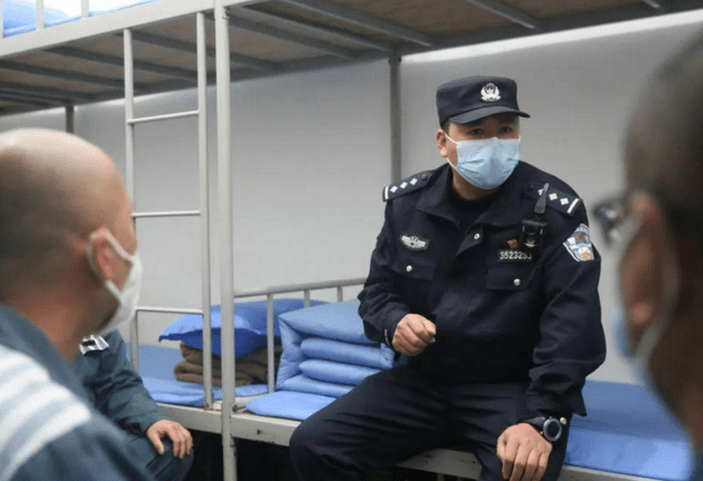 正式警察待遇有多好 a5f69ef64af34f55aa87eb02cb0a3f23.png