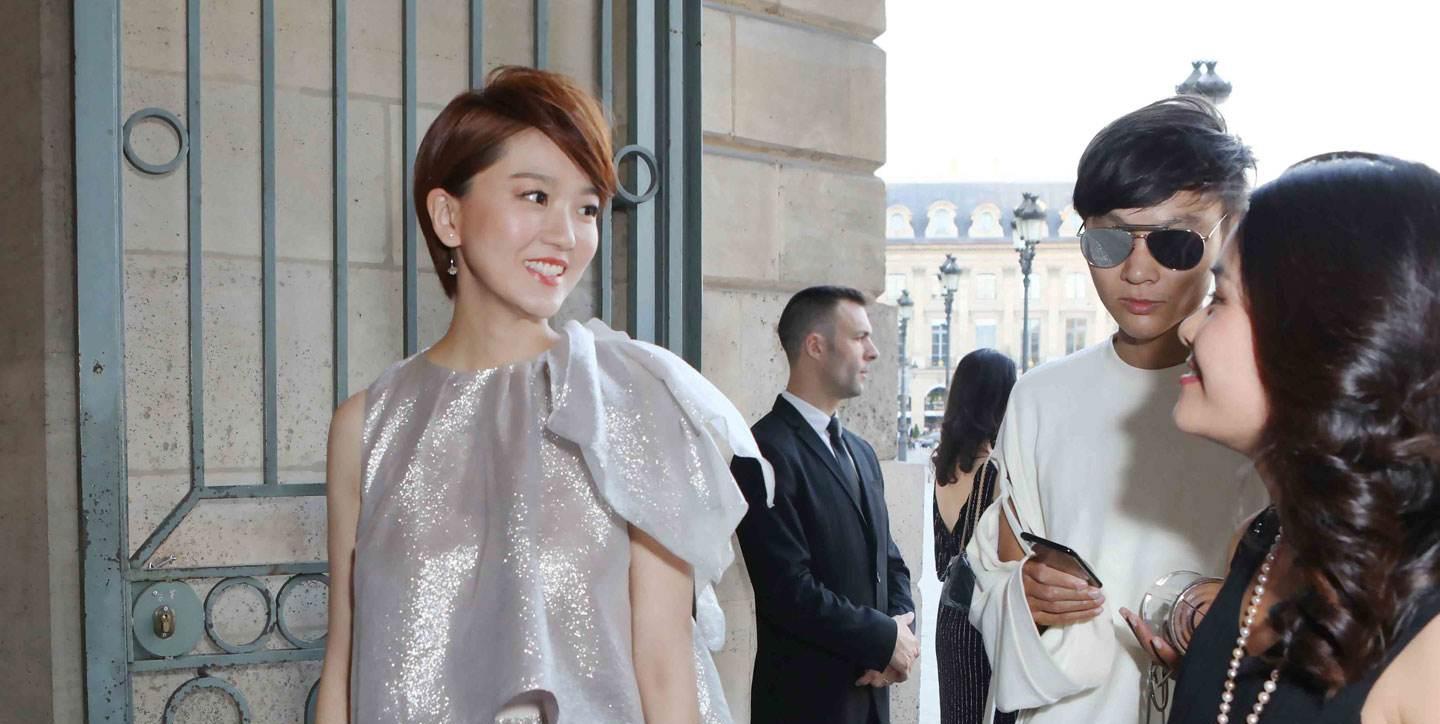 蔡淳佳嫁给相恋10年的男友,婚后完成了人生第二个梦想,十分幸福_陈