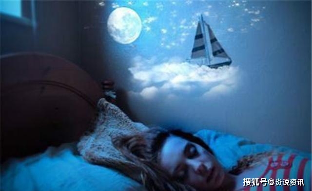 梦境迷踪，解析梦见死人给自己东西的深层含义