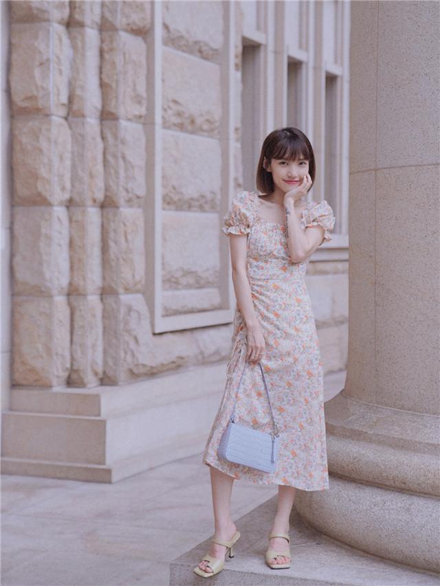 颜色 不管是奶奶衫、还是碎花裙，要想去掉“土气”，靠这3技轻松破解