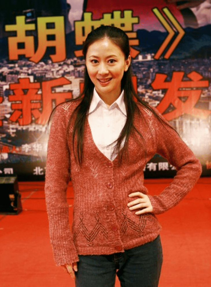 原创汤加丽因当人体模特被丈夫抛弃遭父母嫌弃今45岁还单身