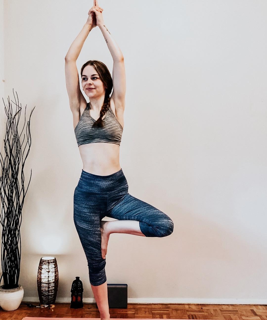 身材41岁刘涛才是真绝色！穿万花筒连衣裙超气质，这身材无与伦比