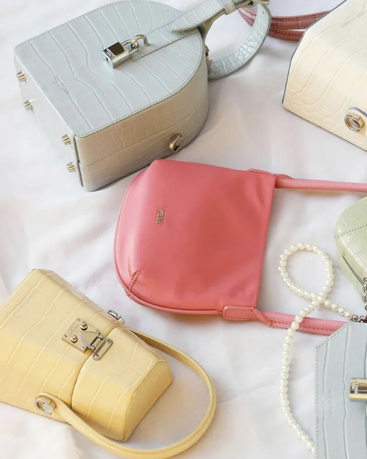 大嫂 下周穿什么 | 大嫂实力演绎，露腿的冬季穿搭都是耍流氓