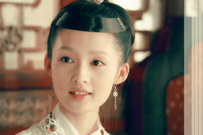 方脸别再削尖骨头动脸了,这5位女星告诉你,方脸才大气耐看且抗老