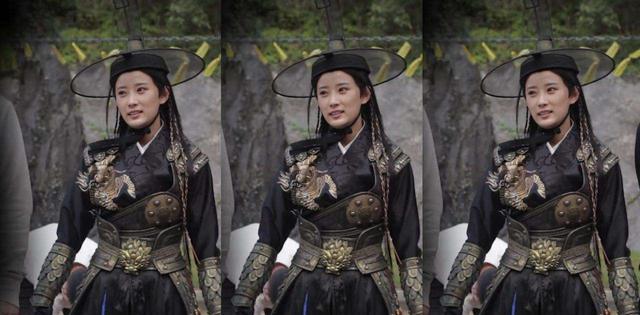 这一部花无常换了演员,查询了一下演员叫曹玥瑶,并没有太多代表作,剧