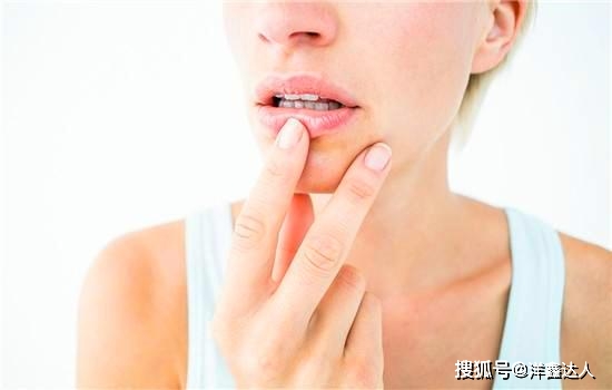 鱼尾纹女人脸上有这“三道纹”很显老！坚持这5个小习惯，让你年轻10岁