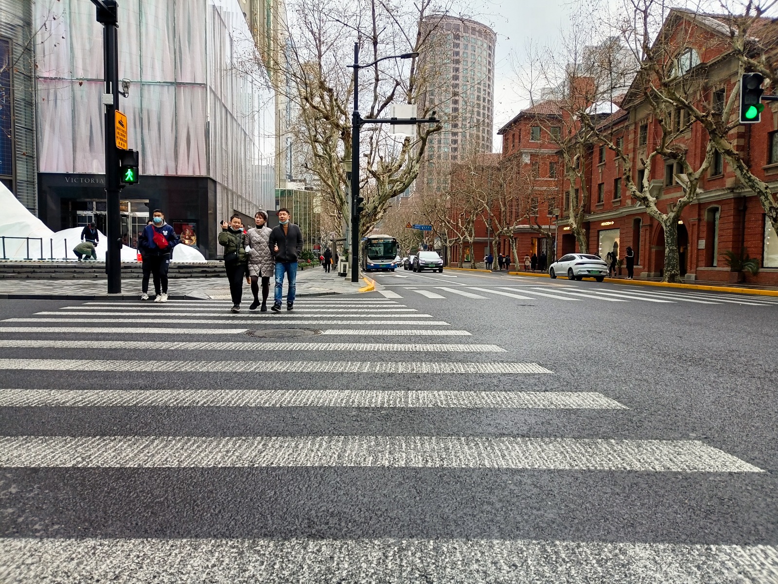 Type-C|掌控潮流玩转5G 荣耀60 SE双曲面屏同价位天花板