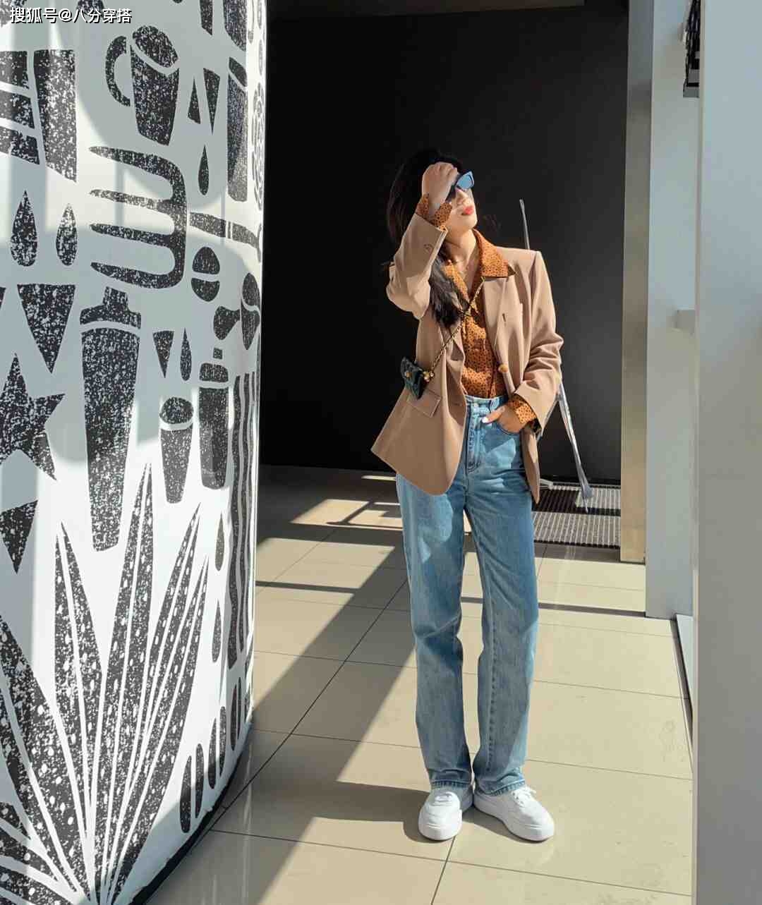 黑色 上衣同色叠搭到底有多美？看完这四套穿搭就懂了，高级优雅