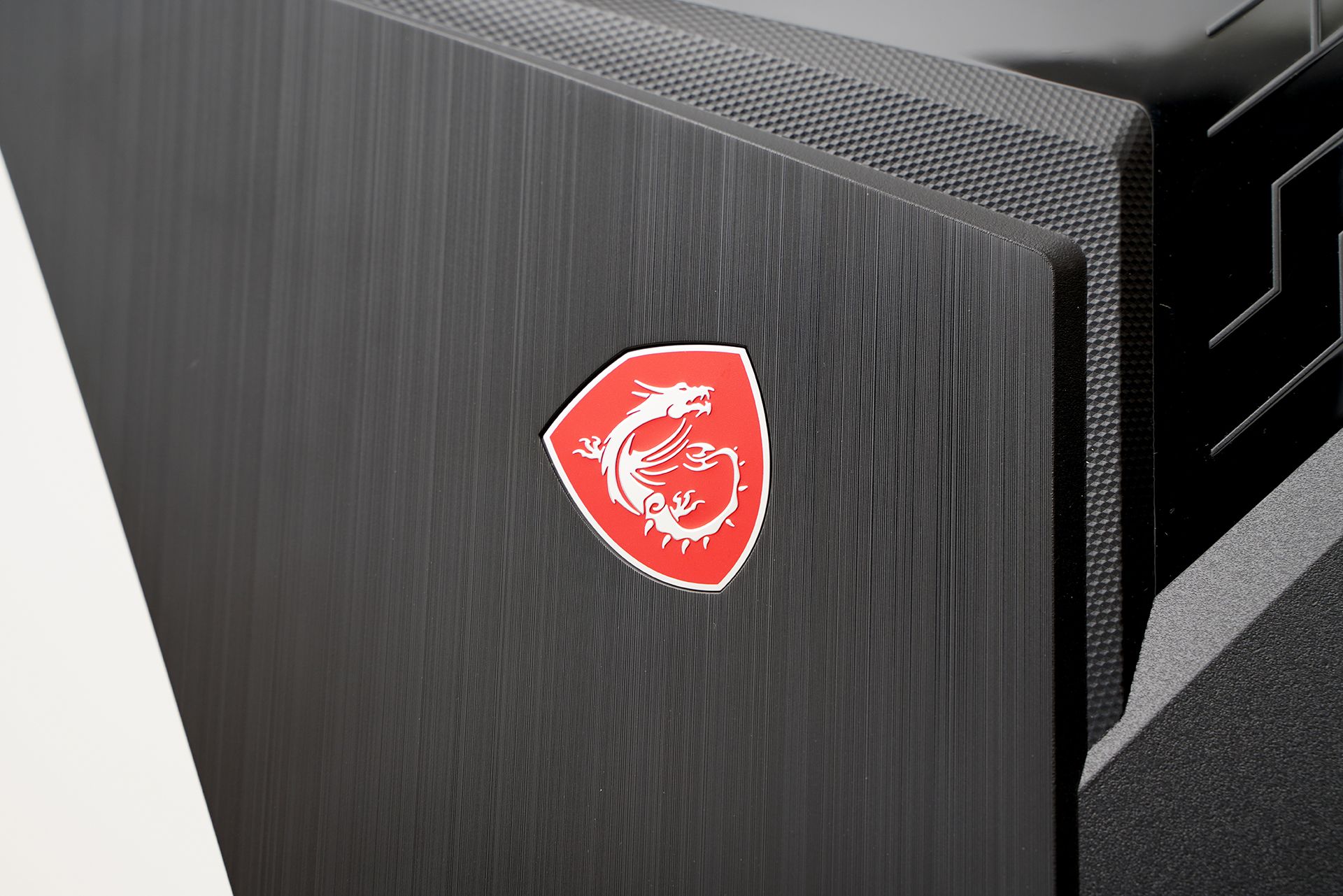 妥妥的游戏外挂 微星MAG274QRF-QD电竞显示器开箱体验