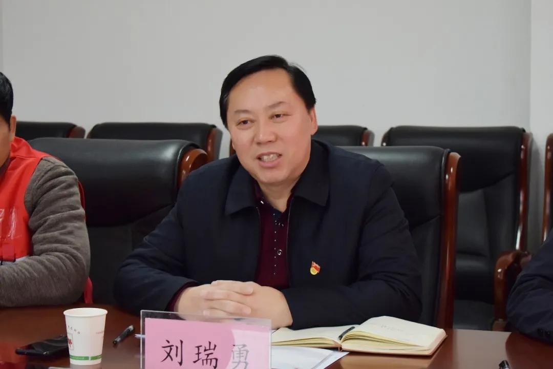 荣誉┃郑州爱尔眼科医院荣获"中国红十字会奉献奖章"_社会_刘瑞勇_瞿