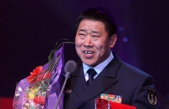 他是国家一级演员,因演反派成名,却被女儿嫌弃丑,今成人生赢家_杜旭东