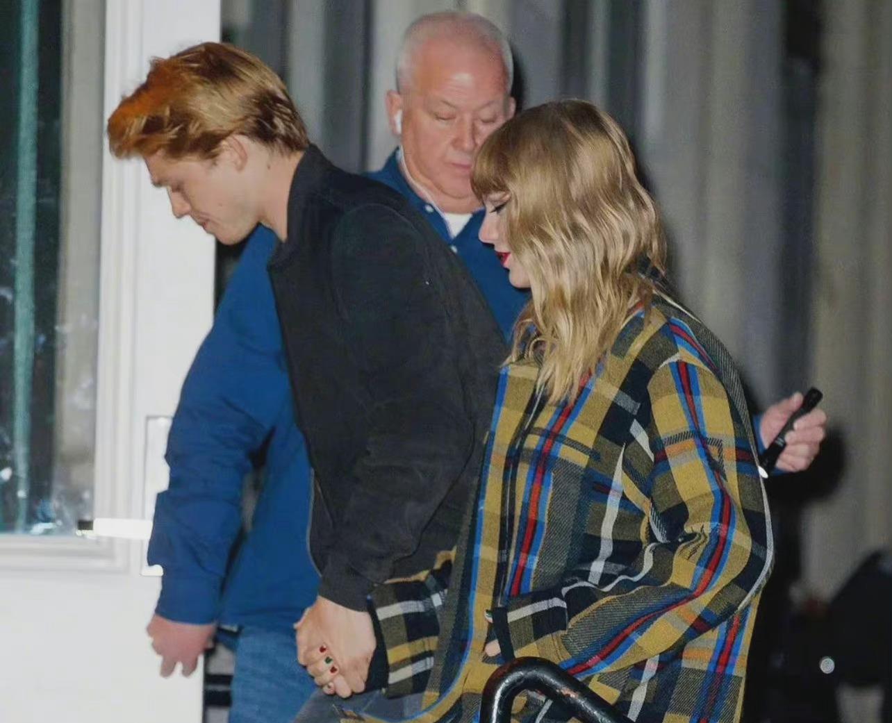 原创外媒曝霉霉taylorswift和joealwyn订婚相爱五年修成正果