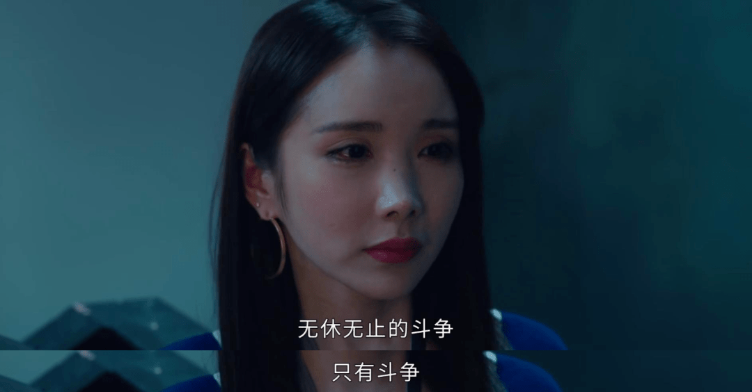 Prada|袁咏仪、宋佳变中国版“时尚女魔头”，拎Prada爱马仕开撕，职场宫斗太狗血！