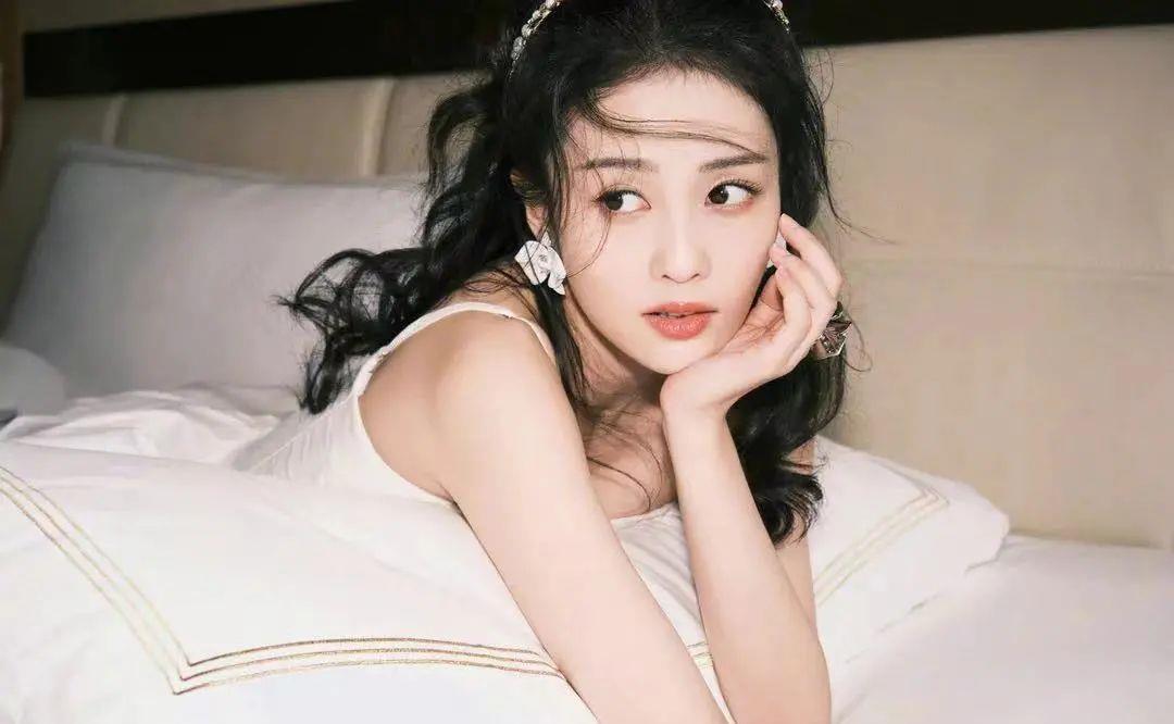 发型女星赵丽颖剪短发犹如“整容”!原本以为会很丑,结果美到发光…