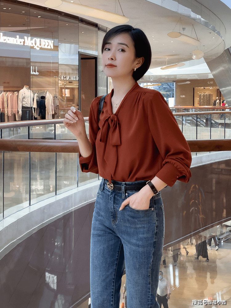 黑色 春季还是穿“衬衫”最高级,搭配半身裙、牛仔裤、阔腿裤,好洋气