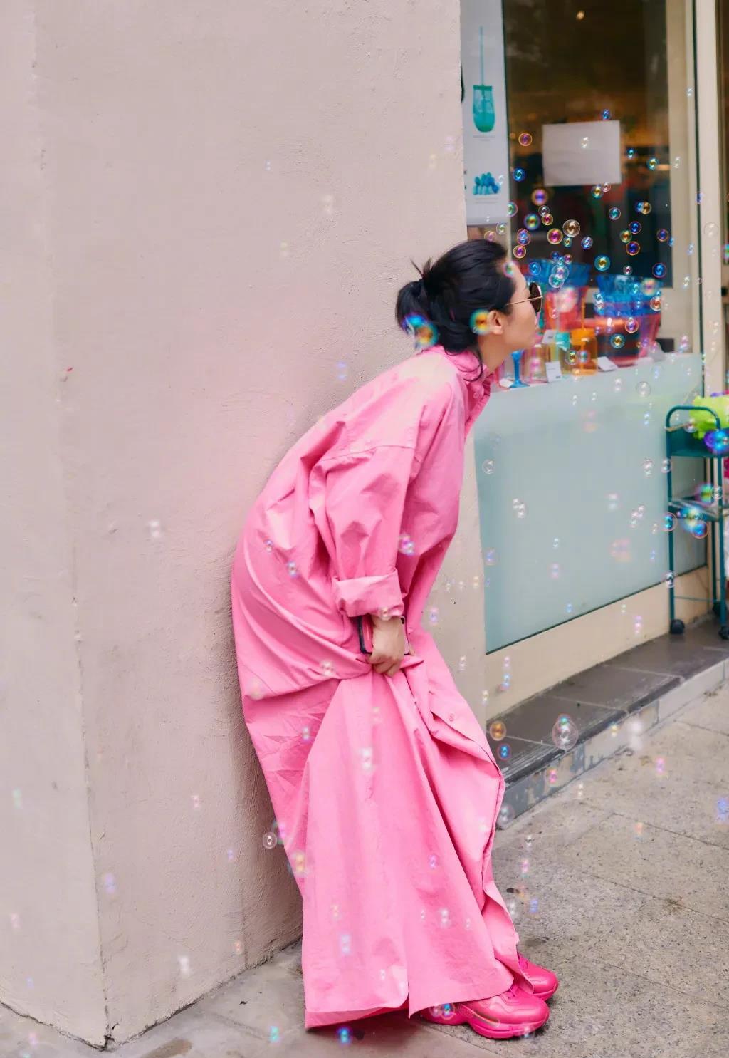 滑有 50岁的王菲活的像个青春期少女！许晴 刘嘉玲更是“浪”出天际