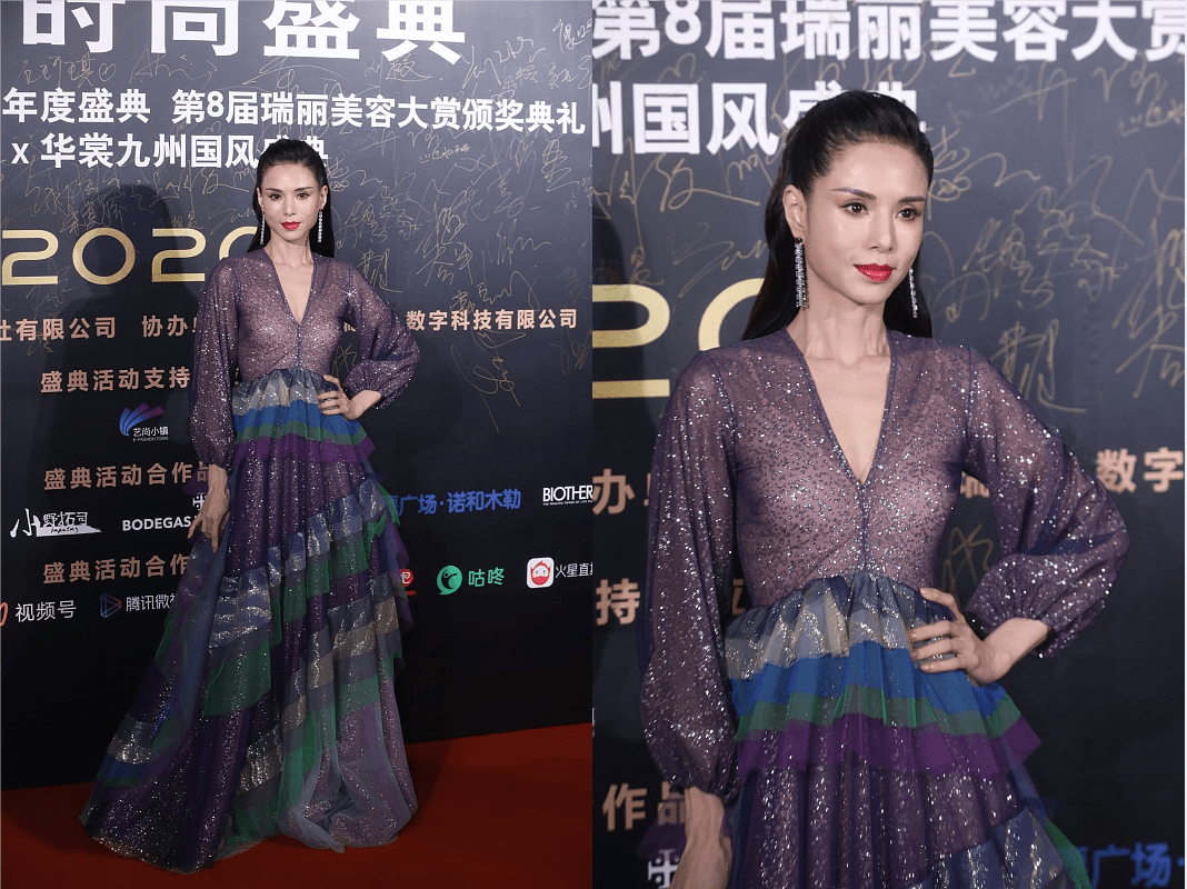 整体 李若彤一袭水墨画长裙出席活动，生图还是那么美，优雅还有气质